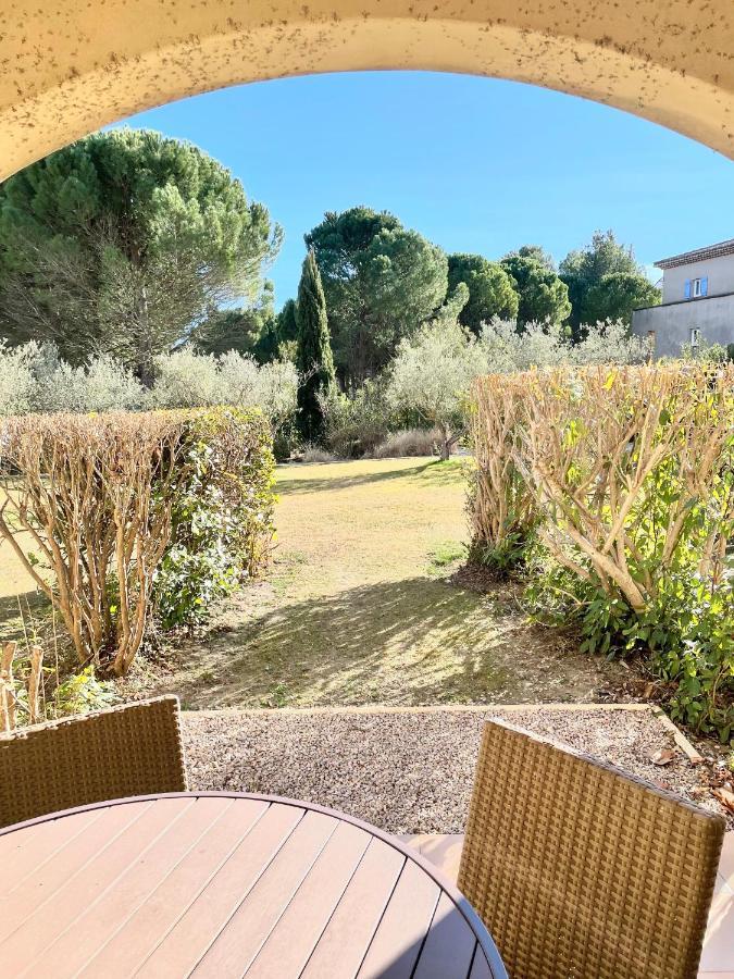 Appartement Golf De Pont Royal Mallemort Eksteriør billede