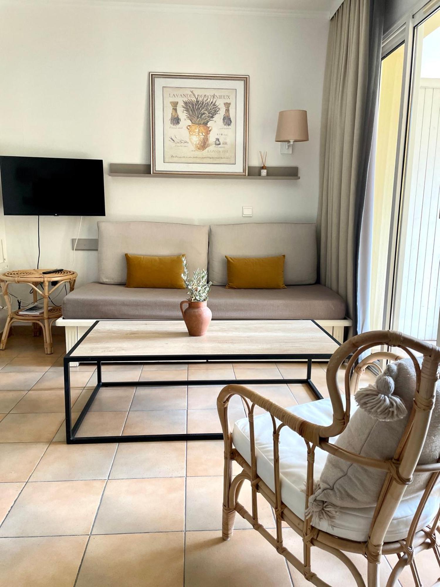 Appartement Golf De Pont Royal Mallemort Eksteriør billede